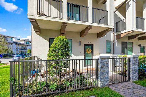 Touwnhouse à vendre à Doral, Floride: 3 chambres, 179.21 m2 № 1955368 - photo 23