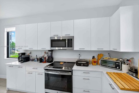 Touwnhouse à vendre à Doral, Floride: 3 chambres, 179.21 m2 № 1955368 - photo 4