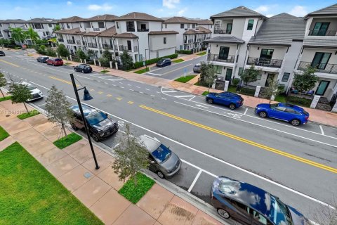 Touwnhouse à vendre à Doral, Floride: 3 chambres, 179.21 m2 № 1955368 - photo 18