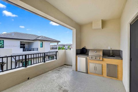 Touwnhouse à vendre à Doral, Floride: 3 chambres, 179.21 m2 № 1955368 - photo 19