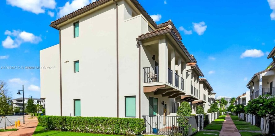 Touwnhouse à Doral, Floride 3 chambres, 179.21 m2 № 1955368
