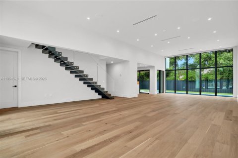 Casa en venta en Miami, Florida, 5 dormitorios, 258.27 m2 № 2010916 - foto 12