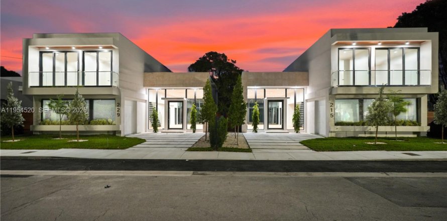 Casa en Miami, Florida 5 dormitorios, 258.27 m2 № 2010916