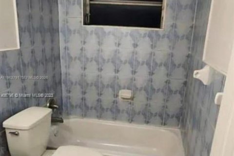 Снять в аренду виллу или дом в Майами, Флорида 2 спальни, 78.87м2, № 2024134 - фото 7