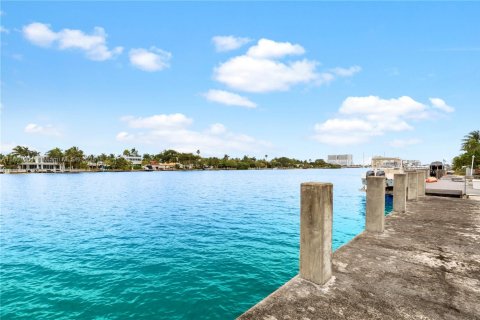 Купить земельный участок в Холливуд, Флорида № 1959327 - фото 20