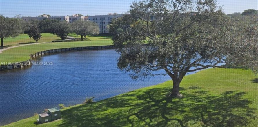 Кондоминиум с 1 спальней в Дейви, Флорида № 2031843