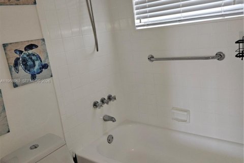 Снять в аренду кондоминиум в Дейви, Флорида 1 спальня, 60.76м2, № 2031843 - фото 14