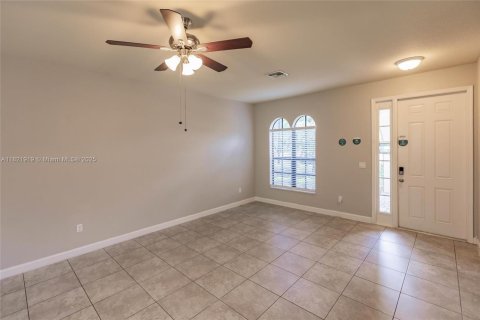 House in Boynton Beach, Florida 4 bedrooms, 191.38 sq.m. № 1783648 - photo 10