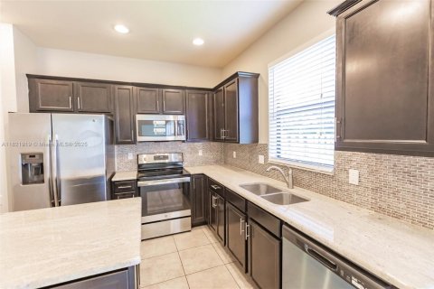 House in Boynton Beach, Florida 4 bedrooms, 191.38 sq.m. № 1783648 - photo 17