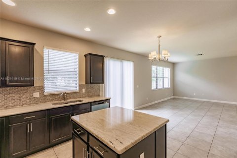 House in Boynton Beach, Florida 4 bedrooms, 191.38 sq.m. № 1783648 - photo 15