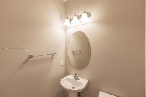 House in Boynton Beach, Florida 4 bedrooms, 191.38 sq.m. № 1783648 - photo 19