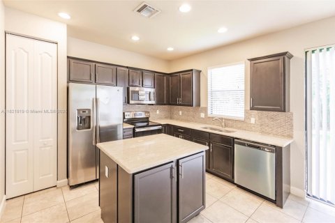 House in Boynton Beach, Florida 4 bedrooms, 191.38 sq.m. № 1783648 - photo 14