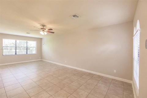 House in Boynton Beach, Florida 4 bedrooms, 191.38 sq.m. № 1783648 - photo 6