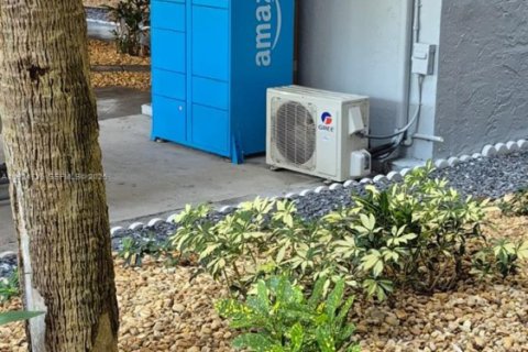 Condominio en venta en North Lauderdale, Florida, 2 dormitorios, 125.42 m2 № 1983114 - foto 4