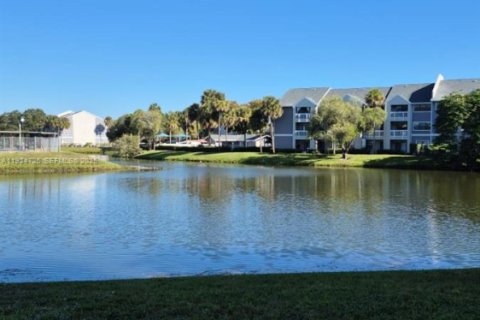 Condominio en venta en North Lauderdale, Florida, 2 dormitorios, 125.42 m2 № 1983114 - foto 6
