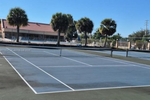 Condominio en venta en North Lauderdale, Florida, 2 dormitorios, 125.42 m2 № 1983114 - foto 10