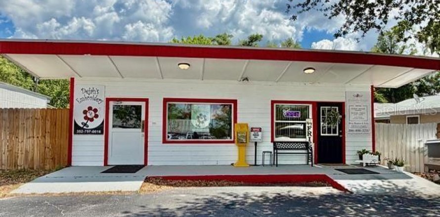 Immobilier commercial à Bell, Floride 208.1 m2 № 2195424