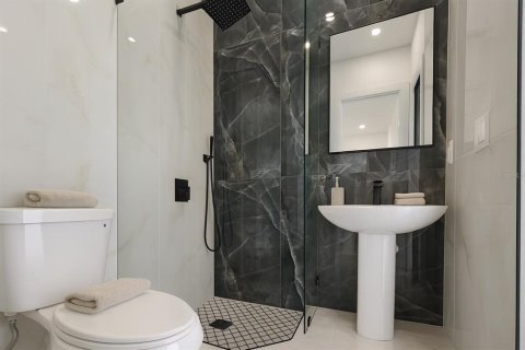 Casa en venta en Cape Coral, Florida, 4 dormitorios, 165.55 m2 № 1843725 - foto 17