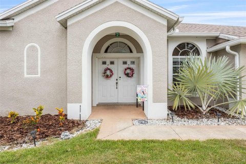 House in Wesley Chapel, Florida 4 bedrooms, 240.15 sq.m. № 1785554 - photo 3
