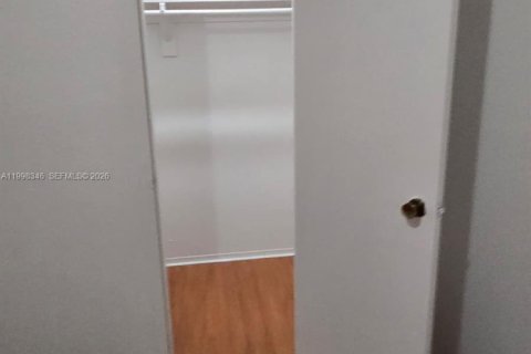 Снять в аренду кондоминиум в Майами, Флорида 2 спальни, 97.55м2, № 2063592 - фото 8