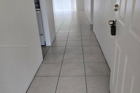 Снять в аренду кондоминиум в Майами, Флорида 2 спальни, 97.55м2, № 2063592 - фото 3