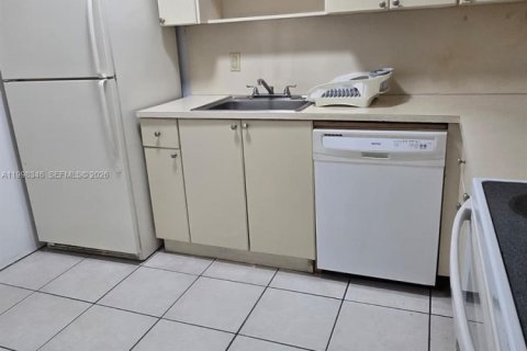 Снять в аренду кондоминиум в Майами, Флорида 2 спальни, 97.55м2, № 2063592 - фото 2