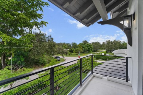 Casa en venta en Miami, Florida, 6 dormitorios, 508.45 m2 № 1932419 - foto 18