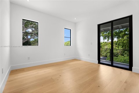 Casa en venta en Miami, Florida, 6 dormitorios, 508.45 m2 № 1932419 - foto 17