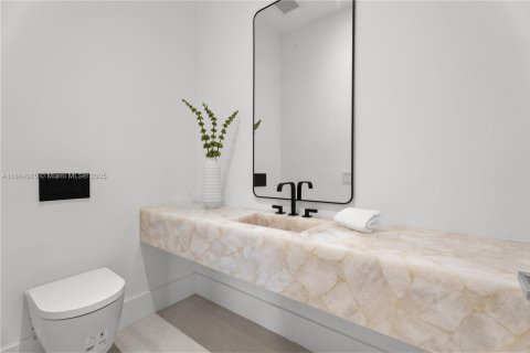 Casa en venta en Miami, Florida, 6 dormitorios, 508.45 m2 № 1932419 - foto 27