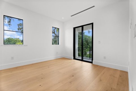 Casa en venta en Miami, Florida, 6 dormitorios, 508.45 m2 № 1932419 - foto 20