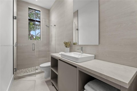 Casa en venta en Miami, Florida, 6 dormitorios, 508.45 m2 № 1932419 - foto 25