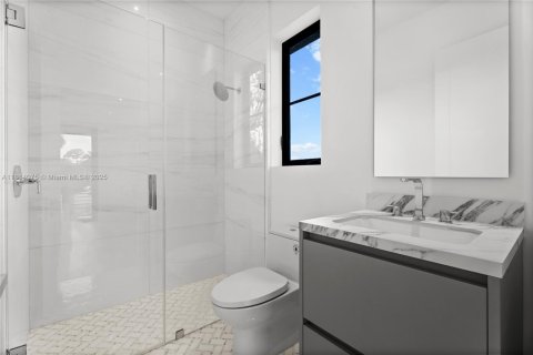 Casa en venta en Miami, Florida, 6 dormitorios, 508.45 m2 № 1932419 - foto 21