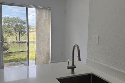 Appartement à louer à Hialeah, Floride: 2 chambres, 89.84 m2 № 1997121 - photo 11