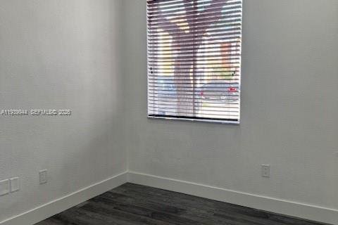 Appartement à louer à Hialeah, Floride: 2 chambres, 89.84 m2 № 1997121 - photo 4