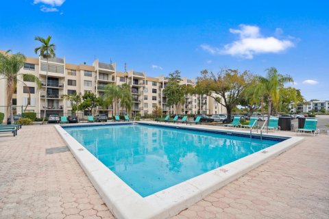 Condo in Tamarac, Florida, 2 bedrooms  № 2085711 - photo 7