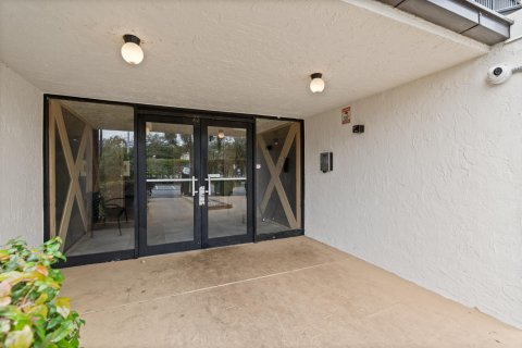 Condo in Tamarac, Florida, 2 bedrooms  № 2085711 - photo 14