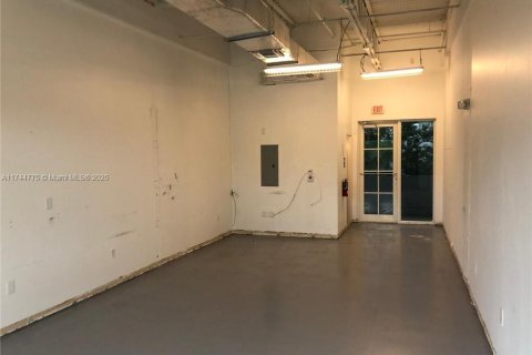 Commercial property in Miramar, Florida № 1710447 - photo 7