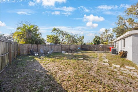 House in Seminole, Florida 3 bedrooms, 93.83 sq.m. № 1718327 - photo 24