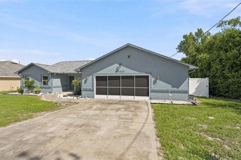House in Spring Hill, Florida 3 bedrooms, 210.89 sq.m. № 2225813 - photo 4