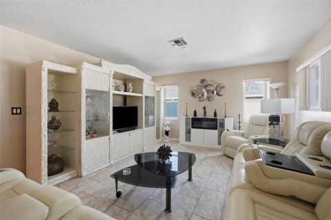 House in Spring Hill, Florida 3 bedrooms, 210.89 sq.m. № 2225813 - photo 7