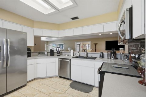 House in Spring Hill, Florida 3 bedrooms, 210.89 sq.m. № 2225813 - photo 10
