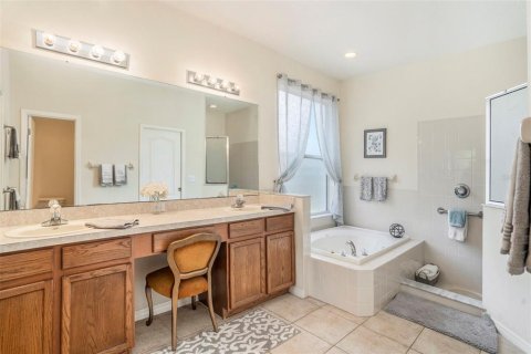 House in Land O' Lakes, Florida 3 bedrooms, 191.84 sq.m. № 1909086 - photo 26