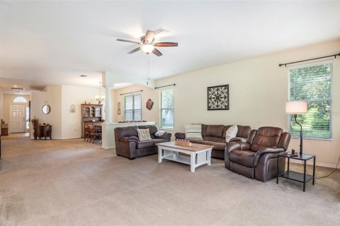 House in Land O' Lakes, Florida 3 bedrooms, 191.84 sq.m. № 1909086 - photo 13