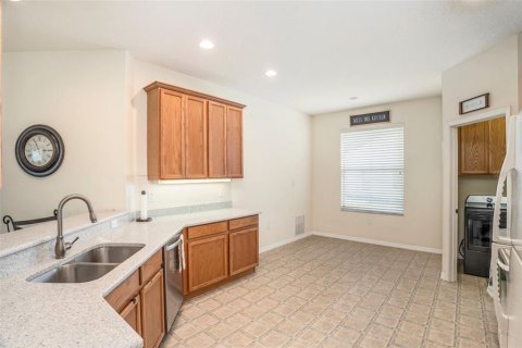 House in Land O' Lakes, Florida 3 bedrooms, 191.84 sq.m. № 1909086 - photo 19