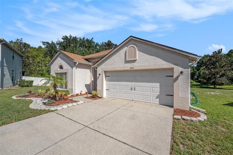House in Land O' Lakes, Florida 3 bedrooms, 191.84 sq.m. № 1909086 - photo 2