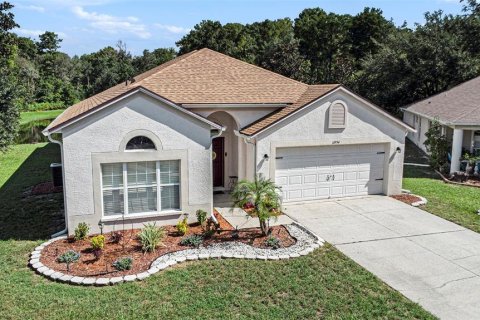 House in Land O' Lakes, Florida 3 bedrooms, 191.84 sq.m. № 1909086 - photo 1