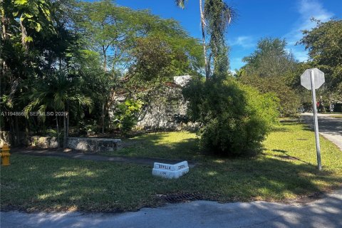 Villa ou maison à vendre à Coral Gables, Floride: 5 chambres, 186.08 m2 № 2004654 - photo 2