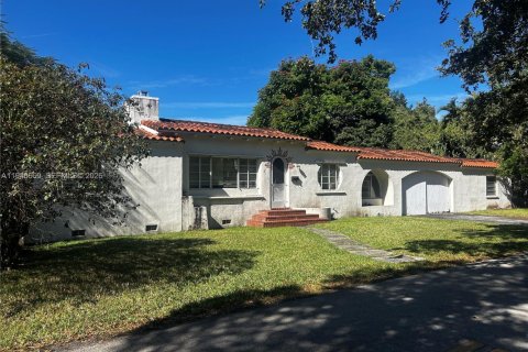 Villa ou maison à Coral Gables, Floride 5 chambres, 186.08 m2 № 2004654