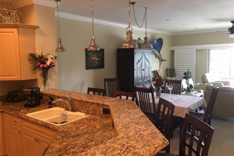 Adosado en alquiler en Treasure Island, Florida, 3 dormitorios, 181.9 m2 № 1526176 - foto 2