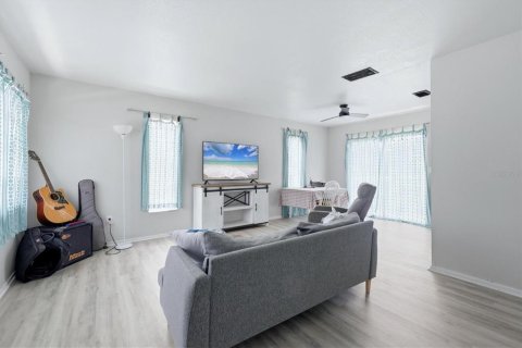 Propiedad comercial en venta en Sarasota, Florida, 4 dormitorios, 157.38 m2 № 2222771 - foto 3